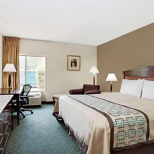 Hotel Days By Wyndham City Center Oyster Point, Newport News